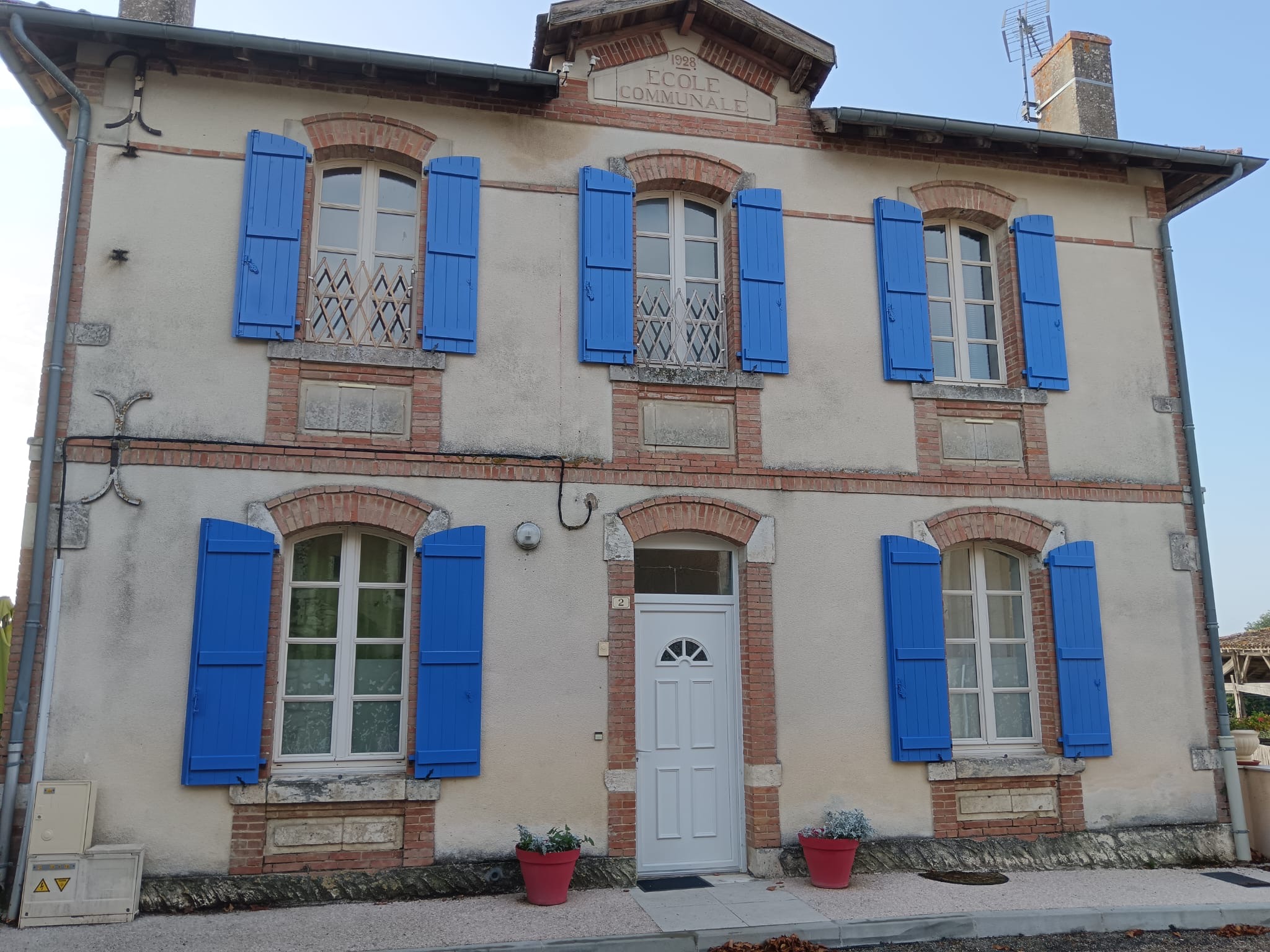 Volets bois ouverts