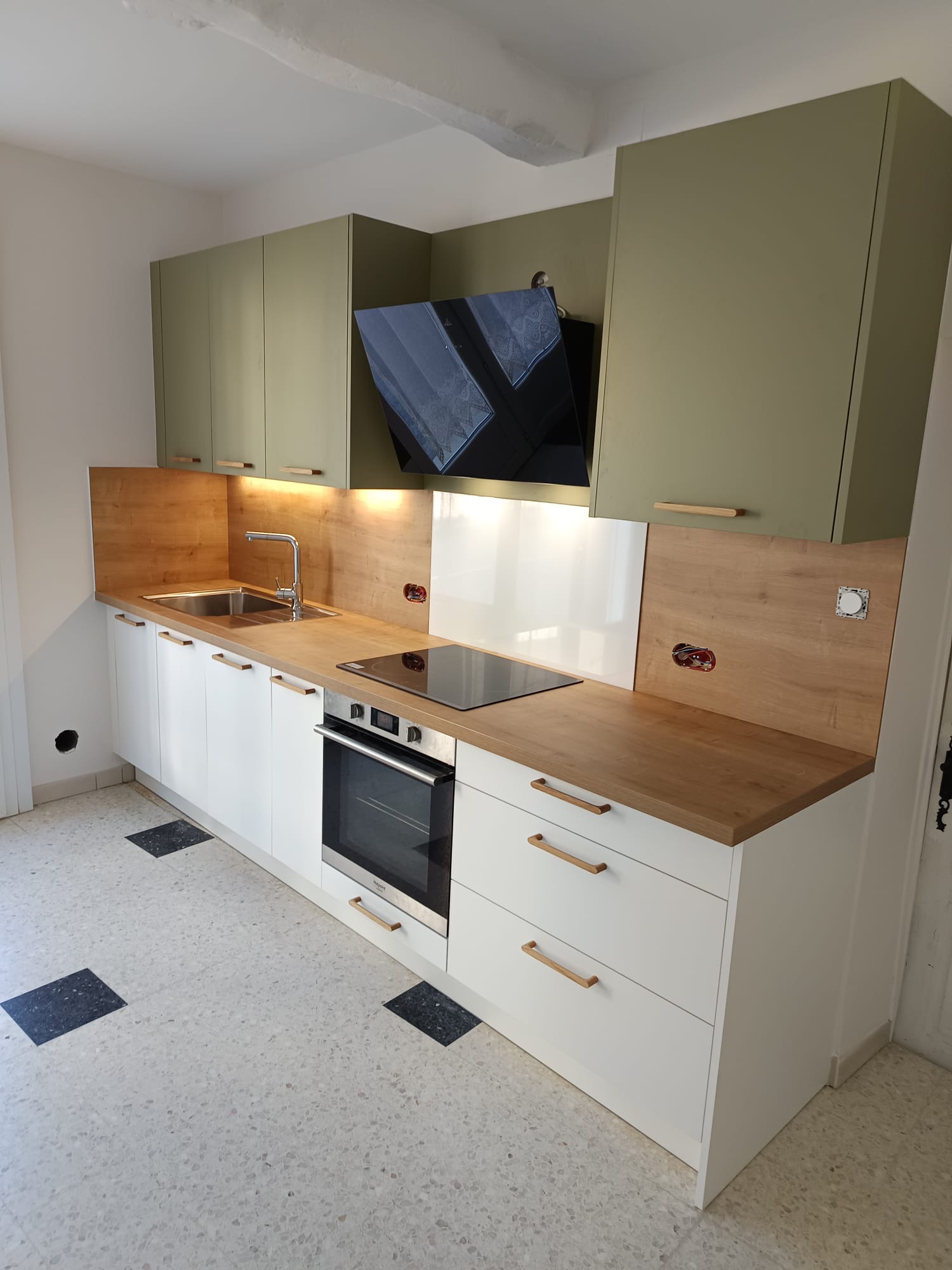 Vue d’ensemble d’une cuisine sur mesure